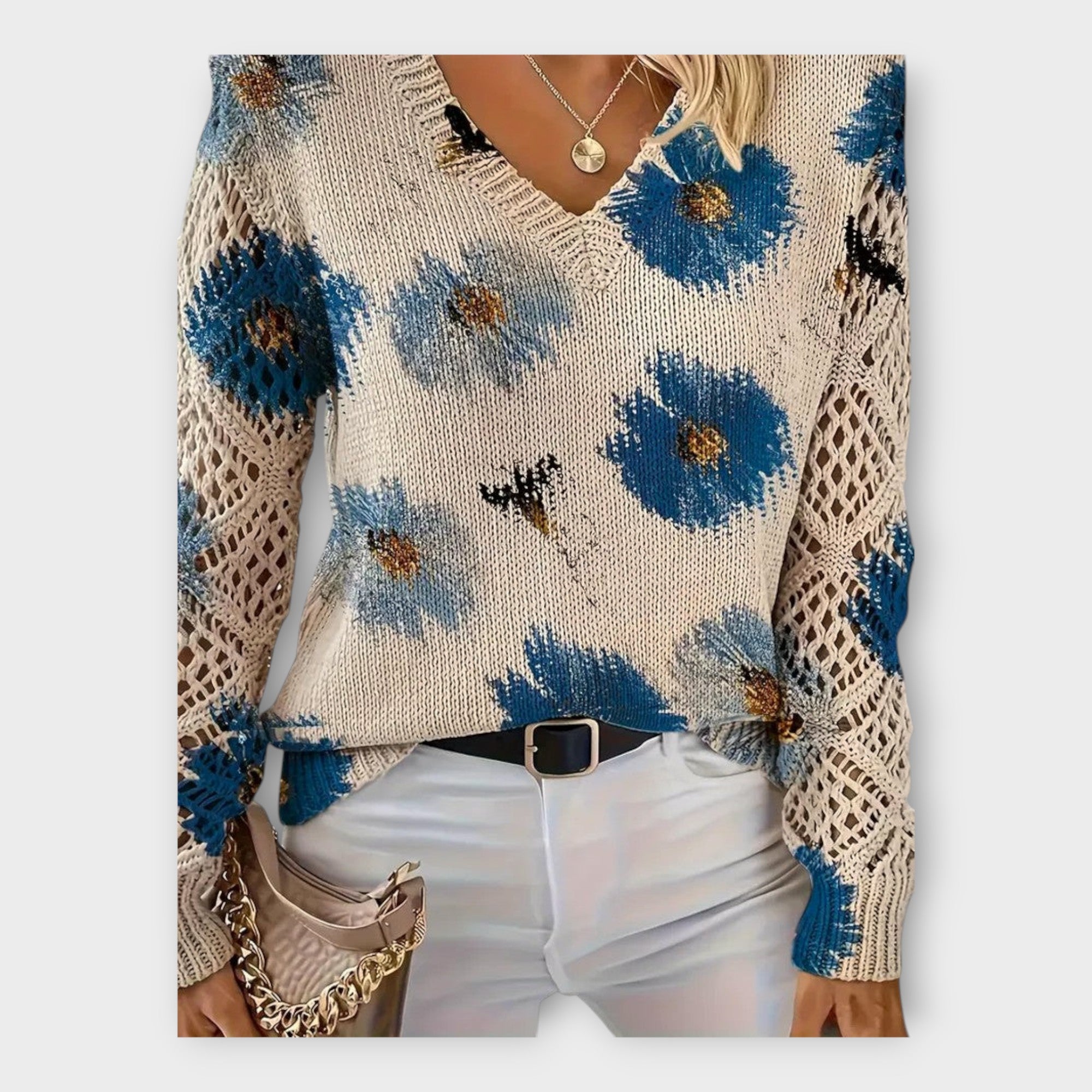 סוודר עם פרטי תחרה