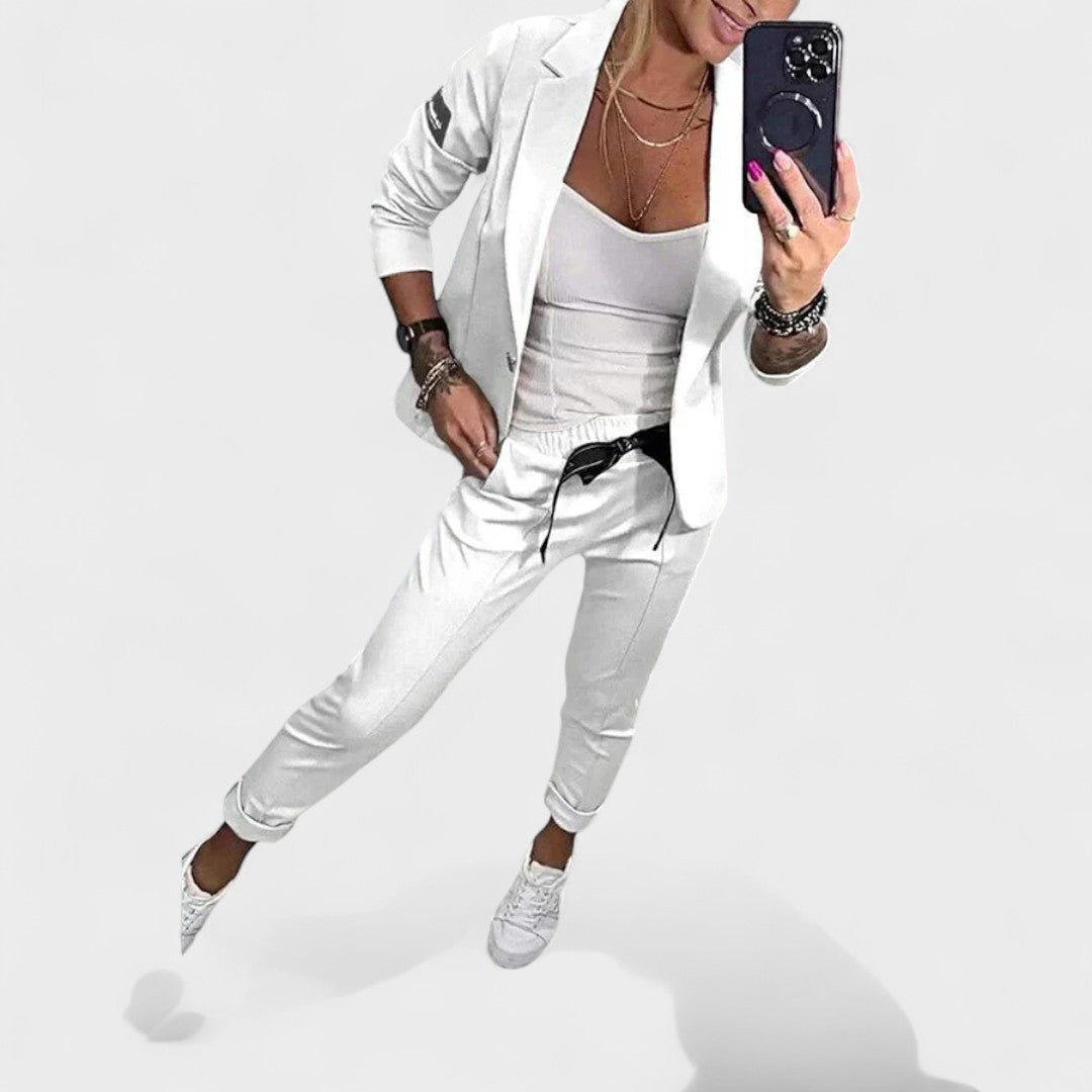 ניקה – סט מותאם אישית: ז'קט רך ומכנסיים רחבים