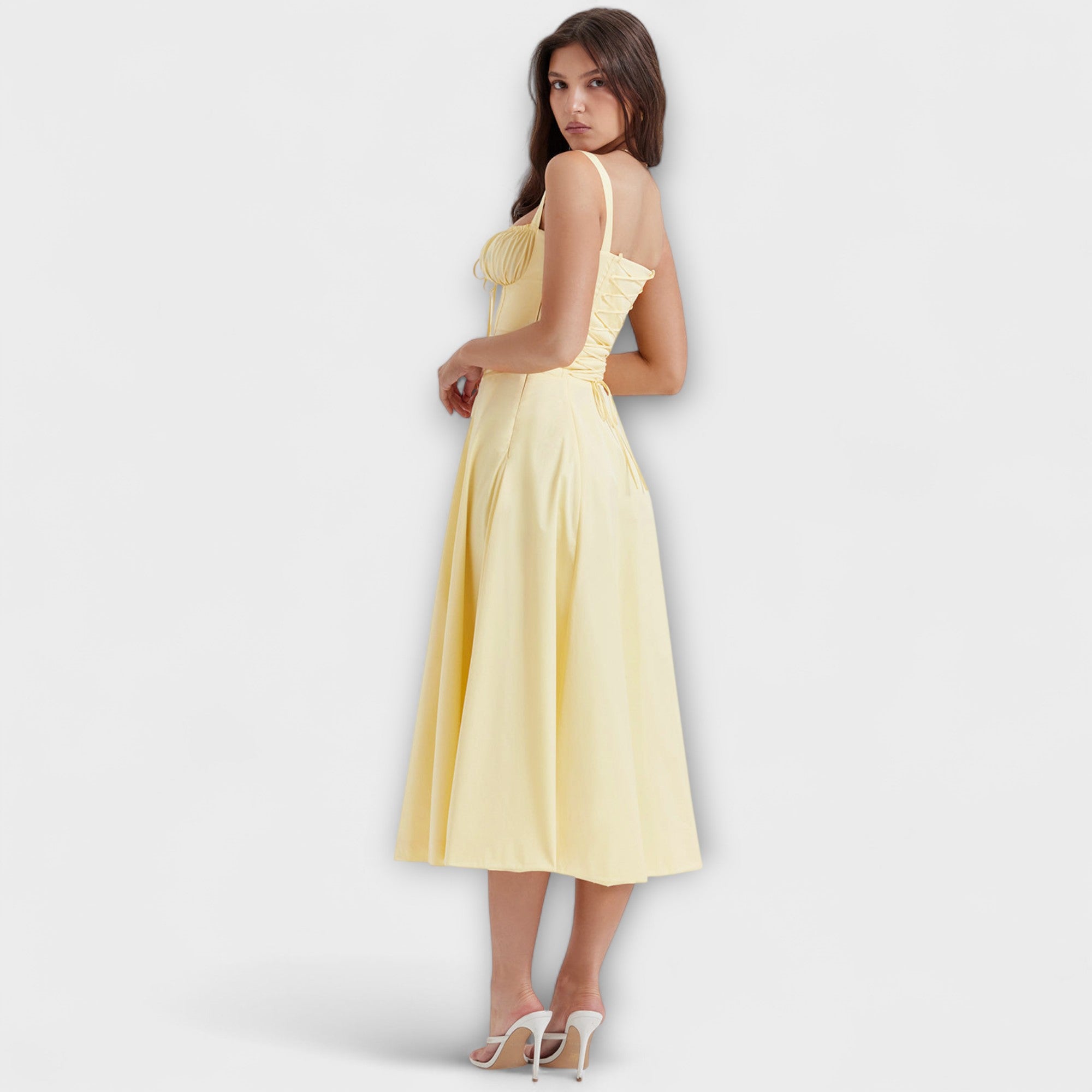 זיפוראס - שמלת בוסטייר מעוצבת עם הדפס פרחים מודרני