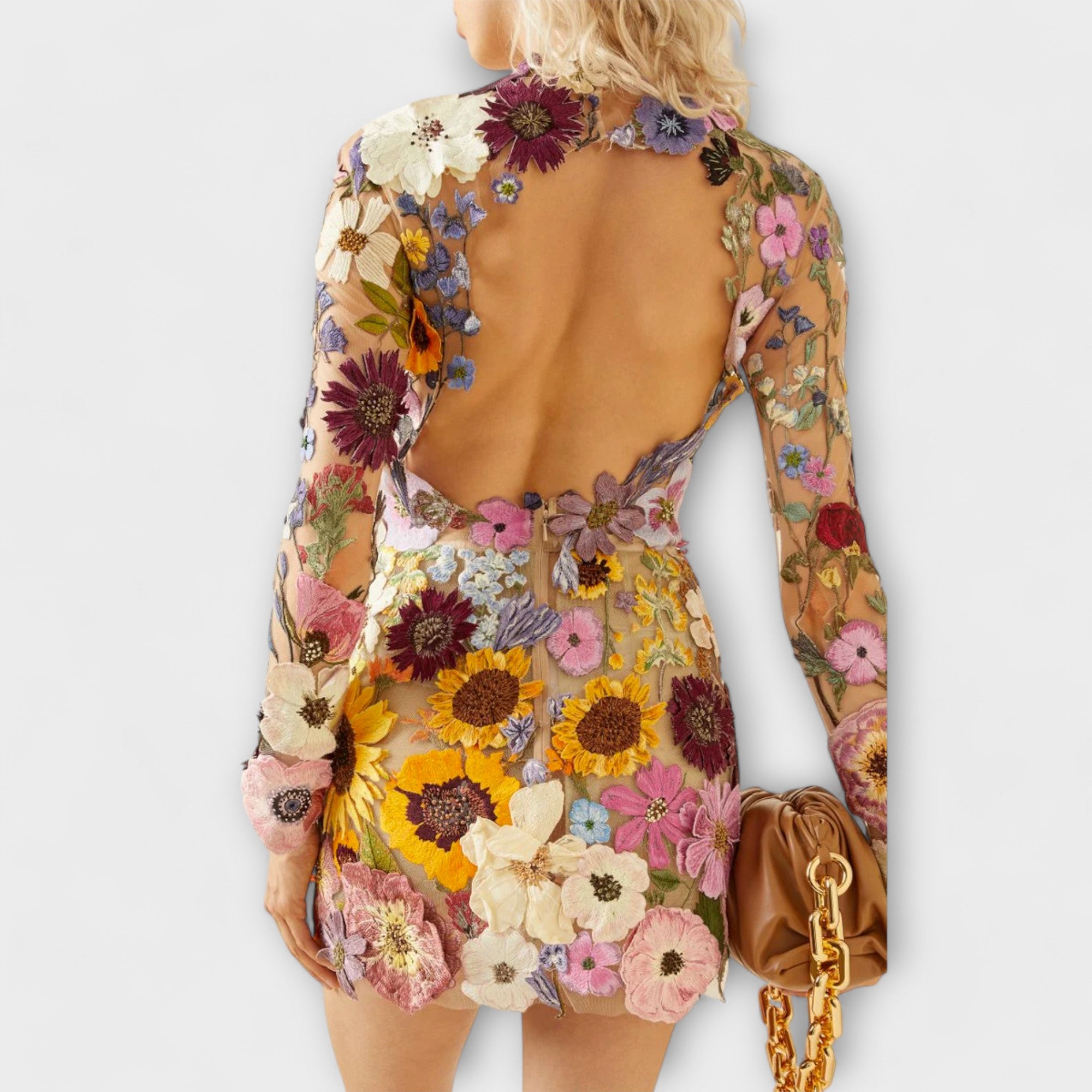 דולורס - שמלה עם דוגמת פרחים תלת-ממדית