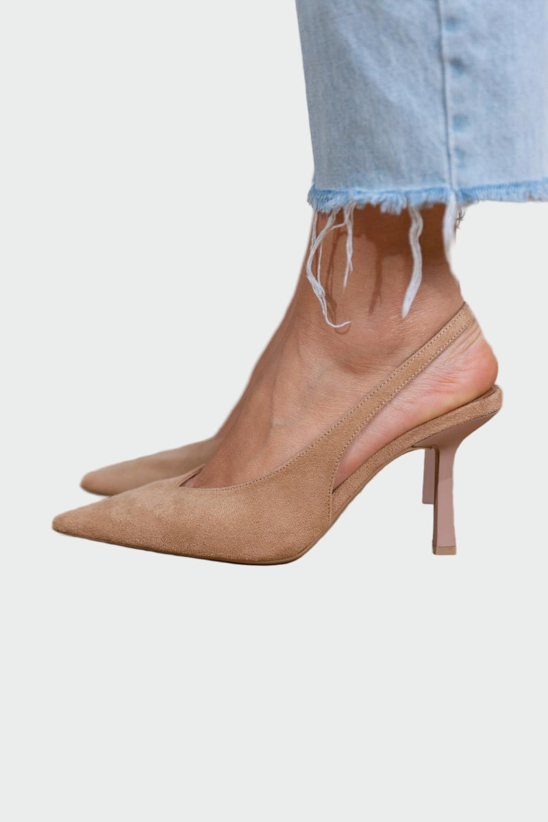 נעלי עקב עם רצועה אחורית