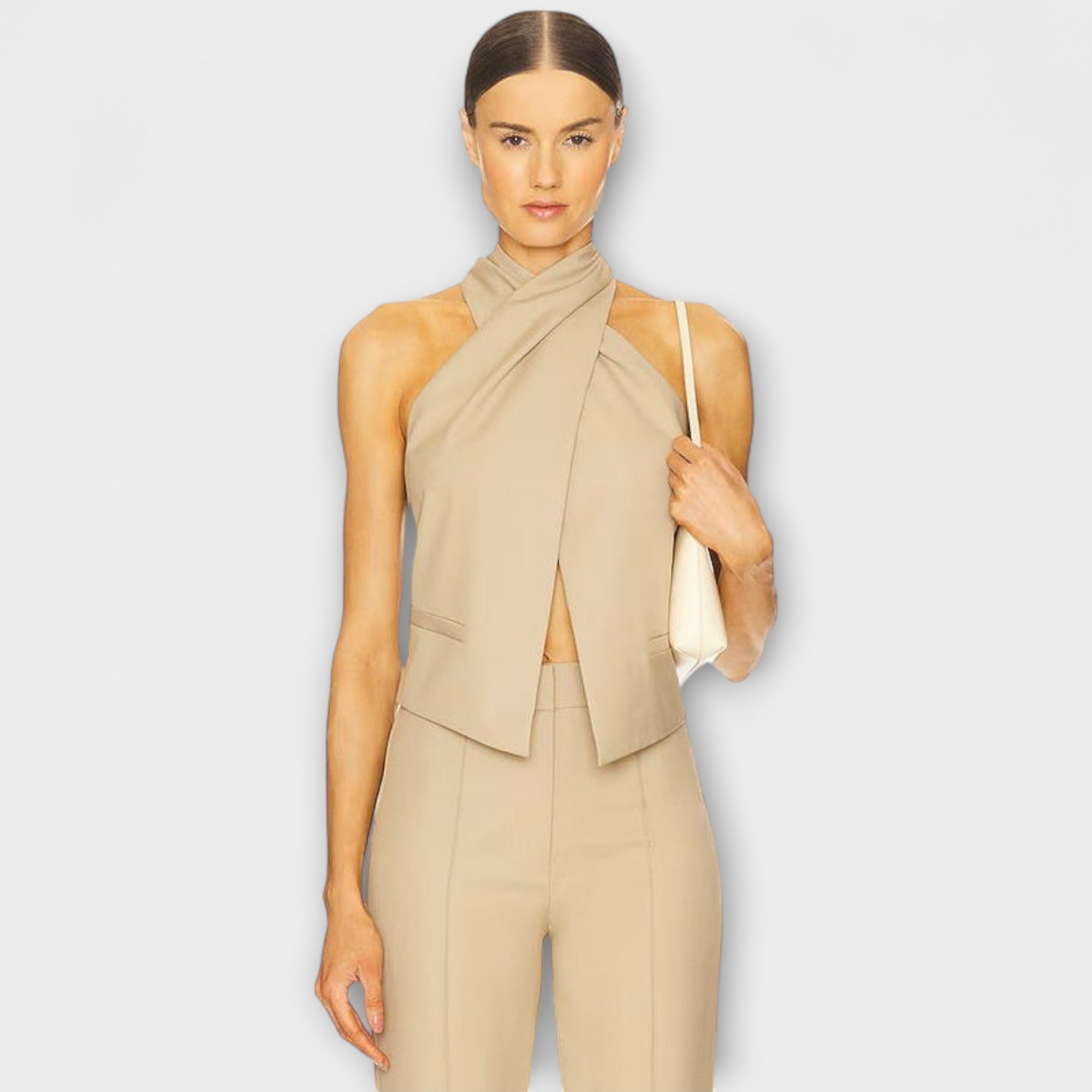 ג'וני - טנק טופ עם צווארון חוצה