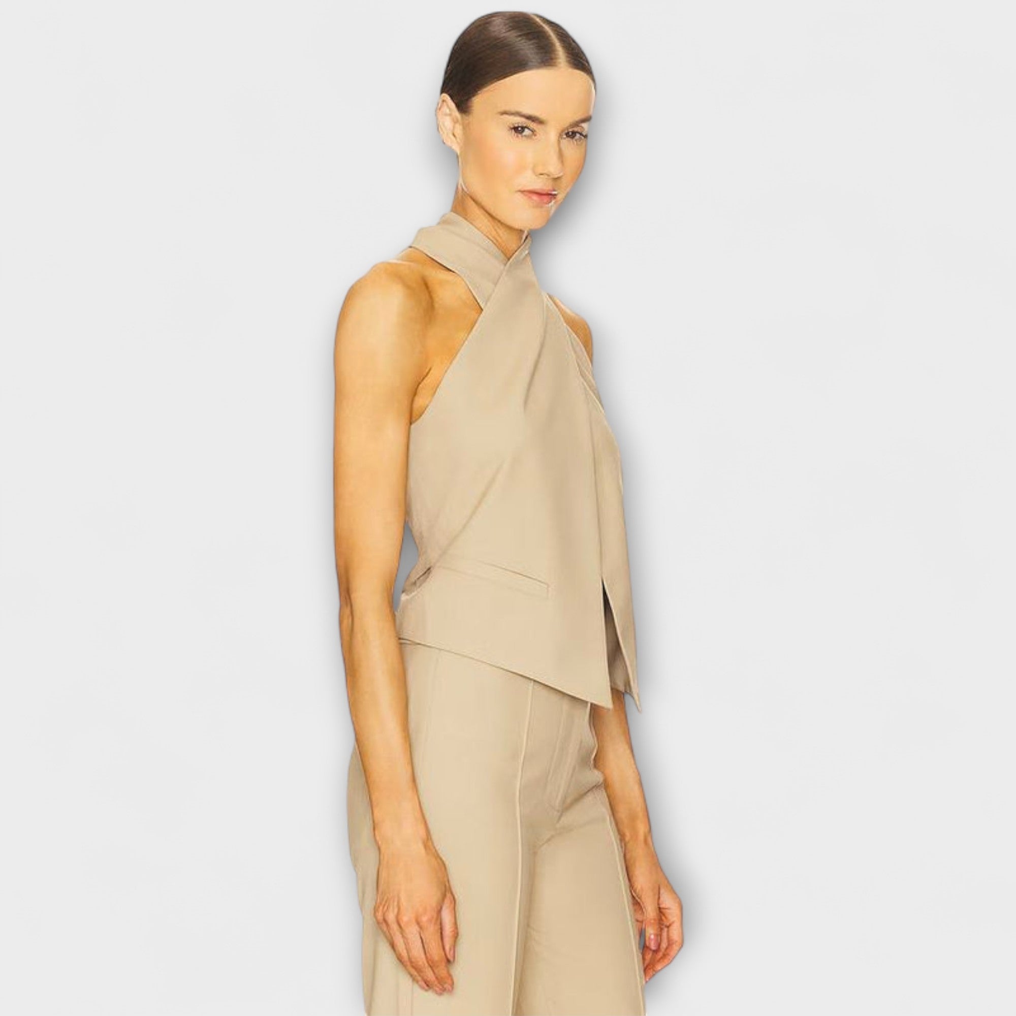 ג'וני - טנק טופ עם צווארון חוצה