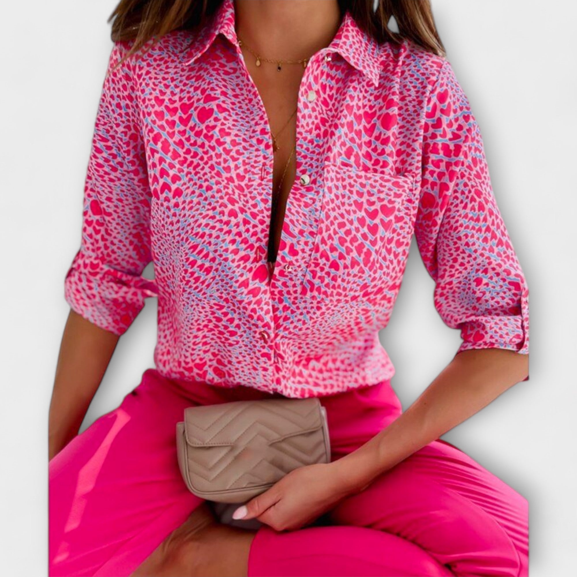 חולצה עם צווארון קלאסי