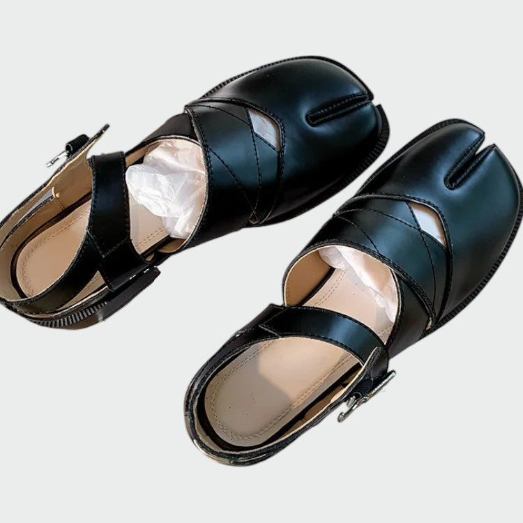 אוליביה - נעלי מרי ג'יין עם רצועת טבי