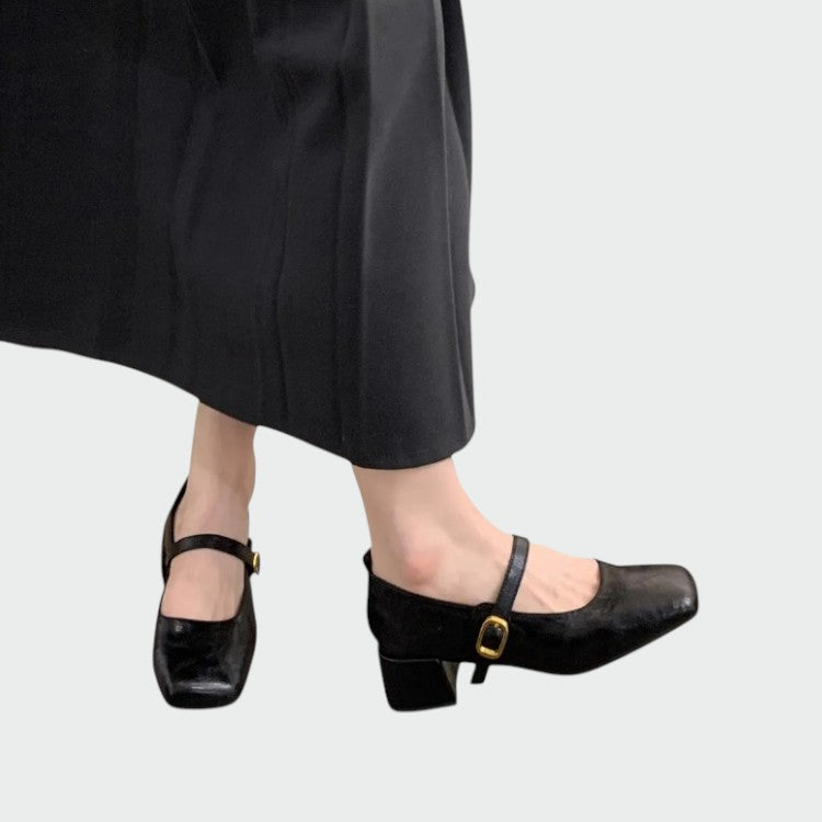 אוליביה – נעלי מרי ג'יין עם עקב גבוה בקצה מרובע